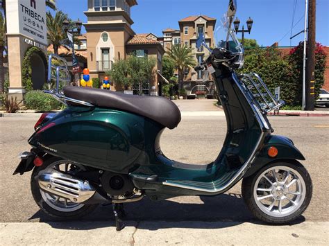 Vespa Primavera Wallpaper
