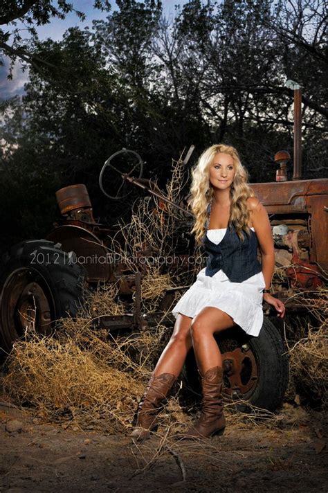 Country Girls Girl Poses Senior Picture Outfits