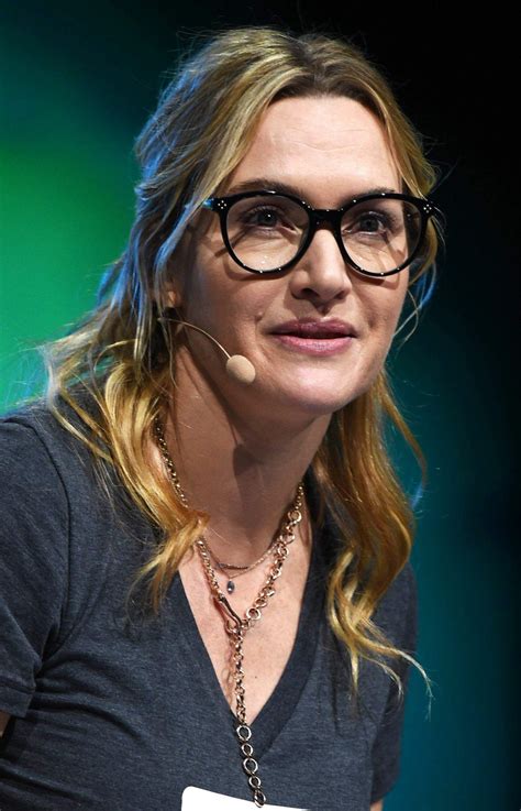 Kate elizabeth winslet's fan page. Kate Winslet - Performing WE Day Wembley March 3/22/ 2017