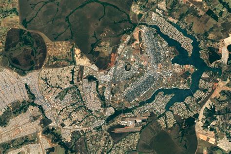 This is the most comprehensive list of satellite maps that you'll find online. Google updates Maps and Earth apps with super sharp ...