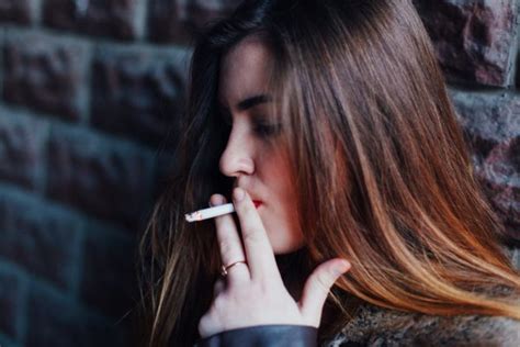 Mps Call For Legal Smoking Age To Be Raised To 21 Uk