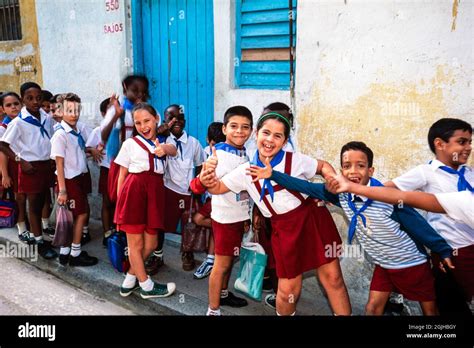 Cuban Schoolchildren Posing Hi Res Stock Photography And Images Alamy