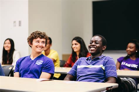 Making Friends In Class The Perks Of Just Saying Hi Student Services