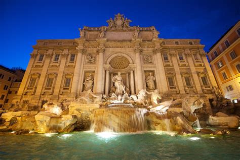 Trevi Fountain and The Mith of Throw A Coin - Traveldigg.com