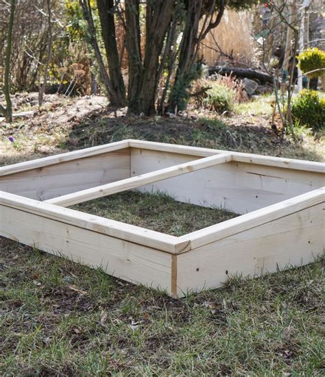 Das erste eigene gemüse aus dem garten ist doch immer noch das beste. Frühbeet selber bauen | Vom Palettenhochbeet zum Frühbeet ...
