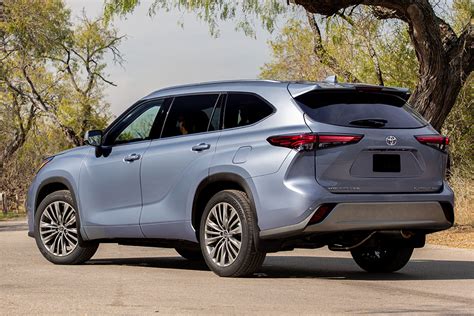 2020 Kia Telluride vs. 2020 Toyota Highlander: Which Is Better