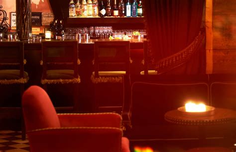 From chinese takeout, to grab and go late night pizza, or pressed juice on the run, postmates pickup lets you skip the line and forget the fees. New York City: Best Bars with Fireplaces