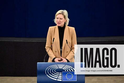 politikerin angelika niebler im plenarsaal des europäischen parlaments straßburg 16 01 2023 gran