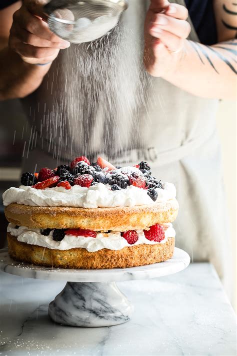 Preheat oven to 350 degrees f (180 degrees c) and place rack in center of oven. Mixed Berry and Cream Sponge Cake | Recipe | Sponge cake ...