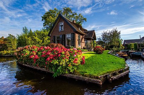 #giethoornvillage ♻️ is an authentic dutch village. Giethoorn: the Village With No Roads - WorldAtlas.com