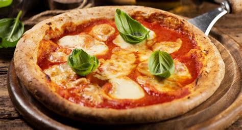 La Pizza Margherita Extra Light Una Ricetta Gustosissima E Leggera Di