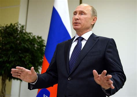 In Kremlin Speech Putin Rails At West Tries To Bolster Economy As