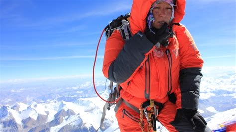 Mountaineering The Women Of Everest On The Edge Magazine