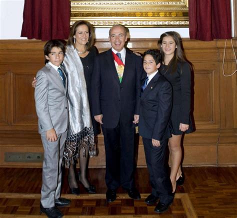 El panista dijo que, incluso, en ese curso ya ha tenido dos reuniones con la excandidata presidencia, con quien, dijo ha buscado puntos de. Agradecen Felipe Calderón y Margarita Zavala a México, El ...