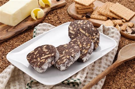 Categoria ricette di dessert, per 4 persone. Salame dolce: la ricetta per preparare il salame dolce