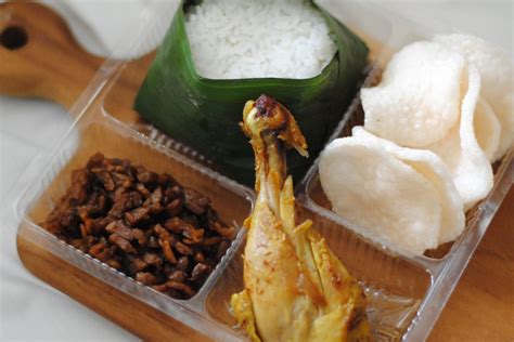 Nasi goreng adalah salah satu kuliner sejuta umat di indonesia. Daftar Harga Nasi Kotak Paling Murah di Jakarta - Nasi ...