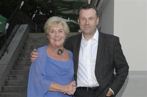Tymczasem teresa lipowska (82 l.) wyznała faktowi, że nie znosi wręcz domowej krzątaniny. Teresa Lipowska i jej syn Marcin Zaliwski - Super Express