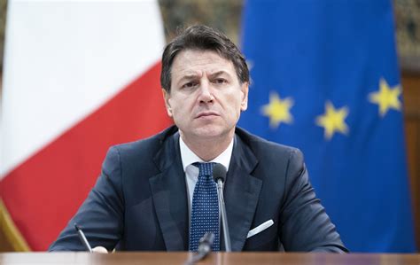 Giuseppe conte and donald trump hold a joint press conference in the east room of the white house in washington, dc on monday, july 30, 2018. Giuseppe Conte, tra stima e critiche. Ma chi vorrebbe ...