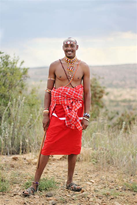 maasai man kenya entouriste