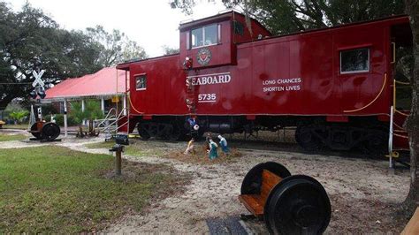 Plant City Man Boosts Christmas Spirit With Restored Caboose