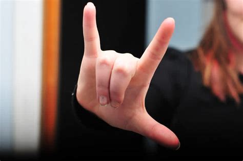 pointer finger and middle finger gang sign luxurylip