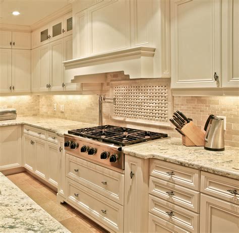Kitchen Backsplash Ideas For Off White Cabinets Things In The Kitchen