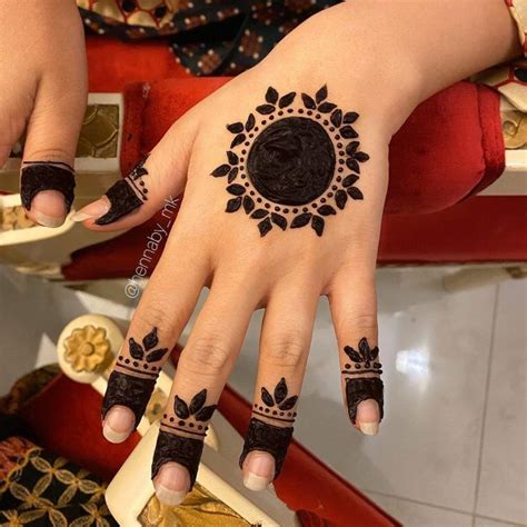 Amritsar mehndi design images (amritsar henna design ideas). Gol Tikki Mehndi Designs For Back Hand Images / Simple ...