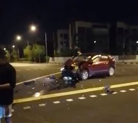 In response to mothership 's queries, scdf said they were alerted to a road accident at the junction of loyang avenue and pasir ris drive 1 at around 10:40pm. Accident left ComfortDelGro taxi overturned at Loyang ...