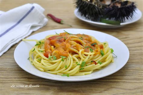 Toss quickly with the roe mixture. SPAGHETTI CON RICCI DI MARE - RICETTA - La cucina di Rosalba