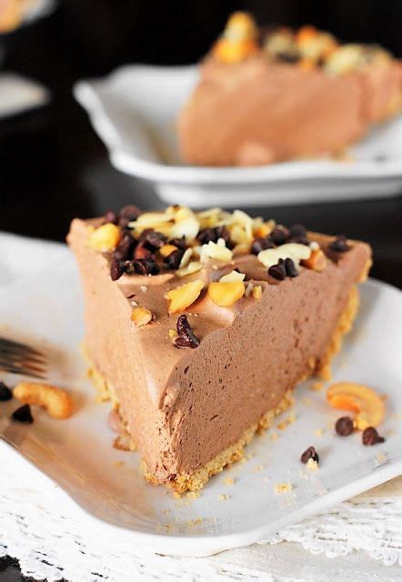 If you like chocolate mousse, you'll love this pie! Irresistibly creamy and delicious easy chocolate mousse ...