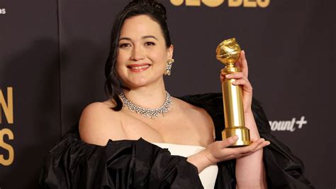 Lily Gladstone Is The Golden Globes First Indigenous Best Actress Winner Hollywood News The