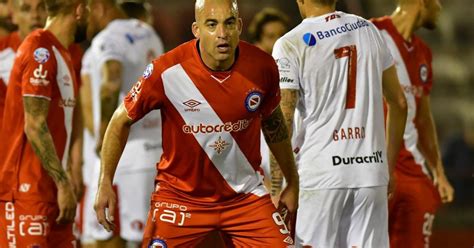 Exclusive interview | 90 seconds with extended. "El Tanque" Silva: su dolor por no jugar y el equipo ...