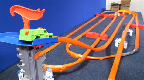 Brilliant colors with big rig detailing and cool decos. Track Time 2016 C! No Loops! Just Hot Wheels Track ...