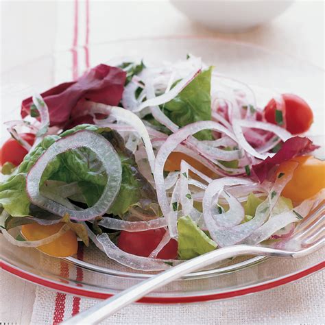 Pat it dry before you use it in your salads or cooked dishes, and you'll enjoy plenty of onion flavor without the harsh burn. Sweet Onion Salad