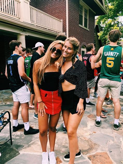 Sophiamirovski Uga Gameday Outfit College Gameday Outfits Tailgate Outfit Football Outfits