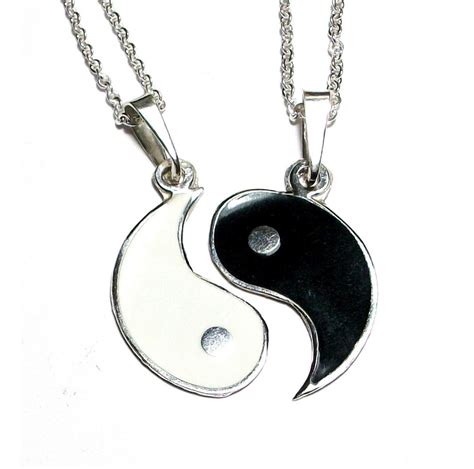 Descubre la mejor forma de comprar online. Dos Cadenas Y Dijes De Yin Y Yang Para Pareja En Plata.925 - $ 721.00 en Mercado Libre