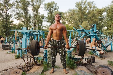 muscle beach photos of bodybuilders in ukraine time