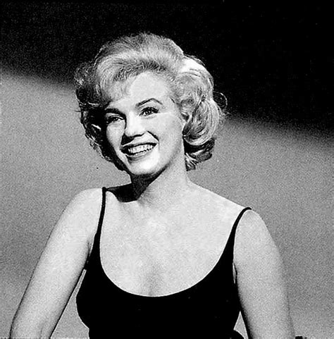 Marilyn Monroe On The Set Of Let’s Make Love 1959 Marilyn Monroe Life Marilyn Monroe