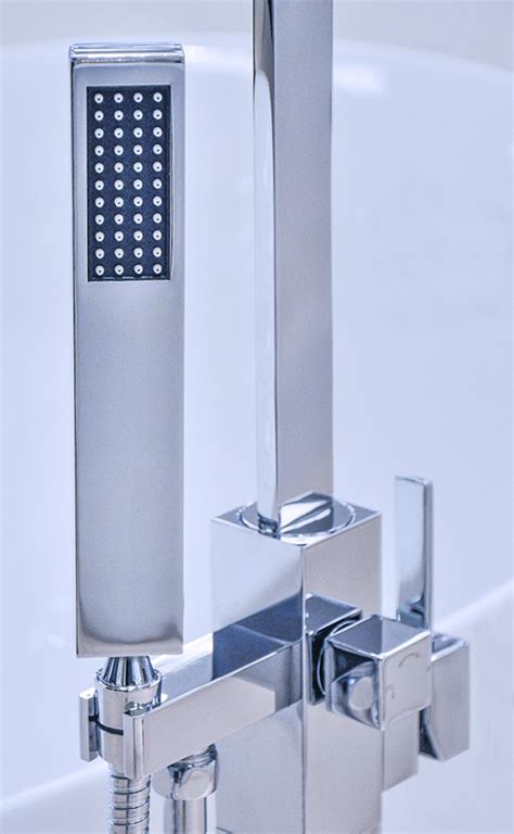 Discover our wide selection of freestanding bathtub faucets that will perfectly match your décor and give you a touch of elegance at amazing prices. Savona - Modern Freestanding Bathtub Faucet