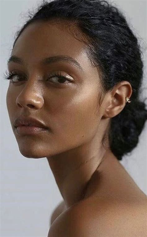 Summer Make Up Look Ultra Hydrated Dewy Skin With Highlighter On The