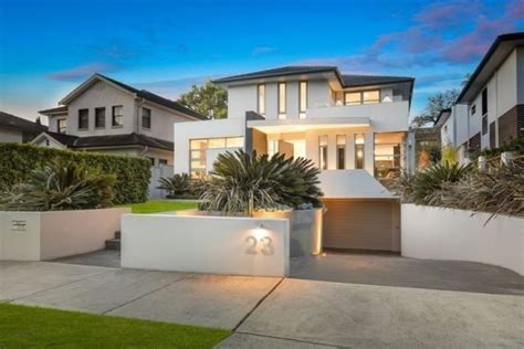 Strathfield Home Snapped Up For 53m At Auction Ozhomenews