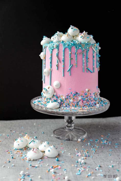Creative cake designers are having fun reinventing and incorporating all kinds of new shapes, colors, patterns, and materials to meet the. This 6-inch diameter cake is 6 cake layers tall, covered ...