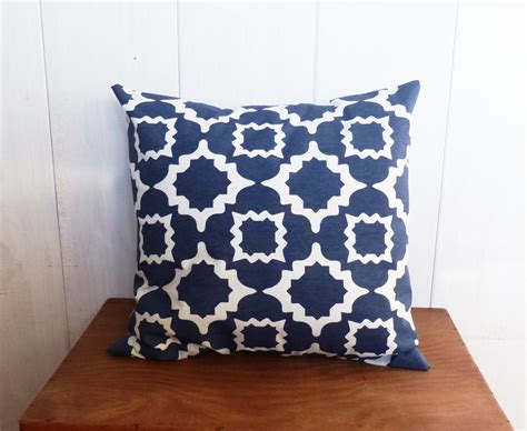 We did not find results for: Housse de coussin 40 x 40 cm motif IKAT géométrique Bleu ...