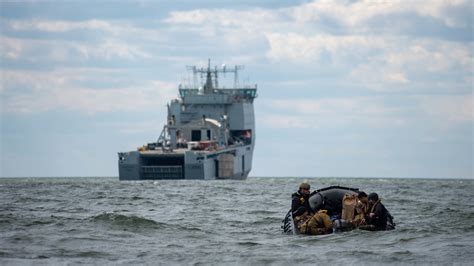 Video Navy Brings Mine Countermeasures Triad Together For Experiment Aboard British Ship Usni