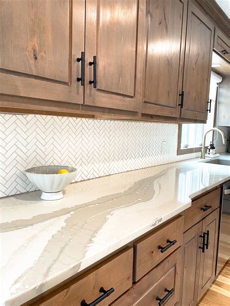 White Kitchen Cabinets Quartz Countertops Home Interior Design