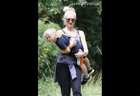 Gwen Stefani Et Son Fils Zuma Samusent Au Parc à Los Angeles Le 4 Juin 2012 Purepeople