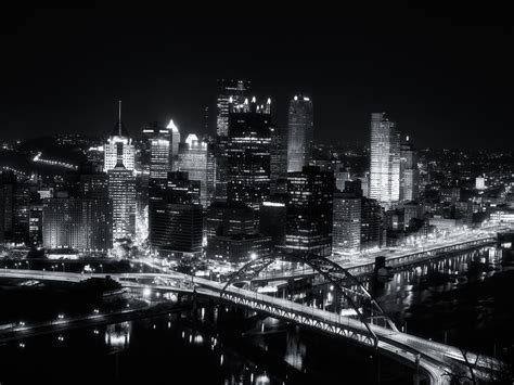 Dark City Black And White Wallpaper Cool Wallpapers Black And White