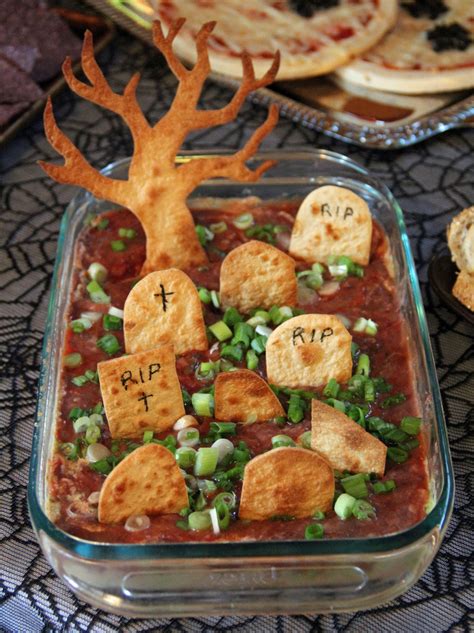 Layer those halloween colors for a centerpiece that you can eat later. Jo and Sue: Graveyard Dip and Brain Dip