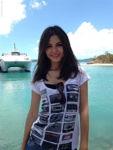 Victoria Justice Victoriajustice Nude Onlyfans Leaks The Fappening Photo 1761064