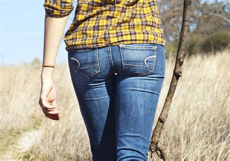 how to shop for jeans that make your butt look good